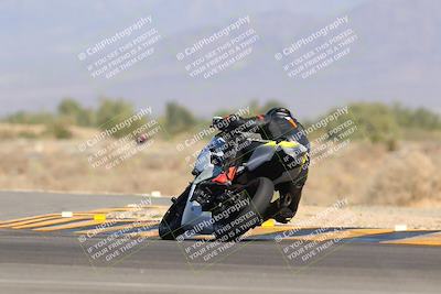 media/Oct-08-2023-CVMA (Sun) [[dbfe88ae3c]]/Race 11 500 Supersport-350 Supersport/